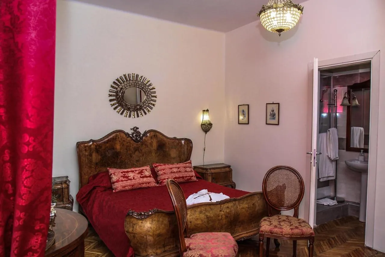 Well Come - Palazzo Reale Hotel Naples